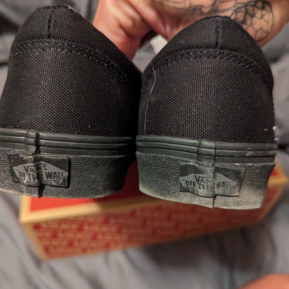Black vans - Picture 3 of 5